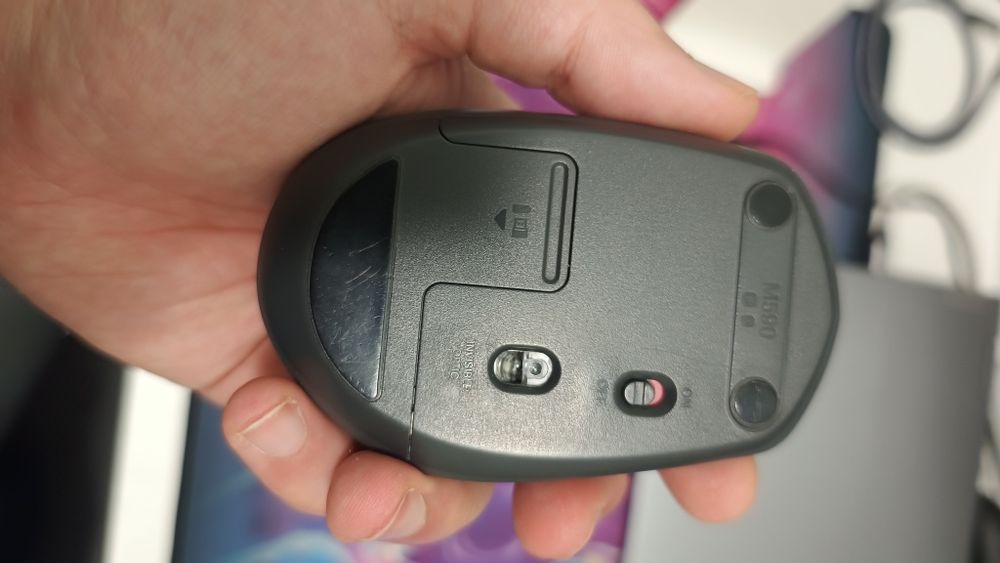 Vând mouse bluetooth Logitech m590