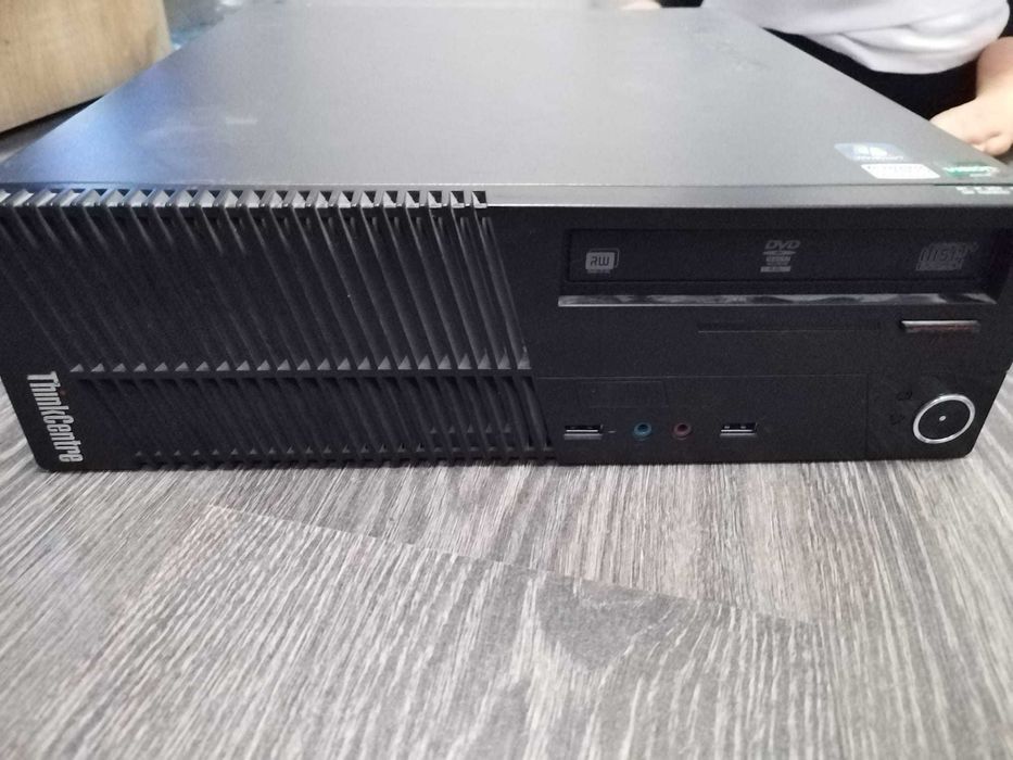 Carcasa Lenovo ThinkCentre + DVD RW