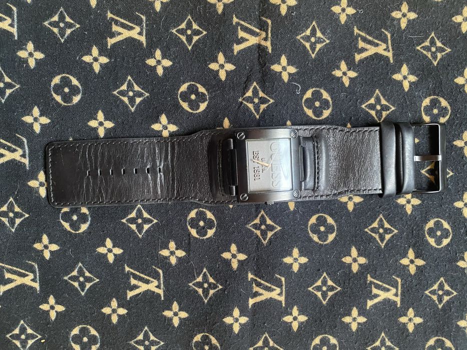 Ceas GUESS.                          .         .