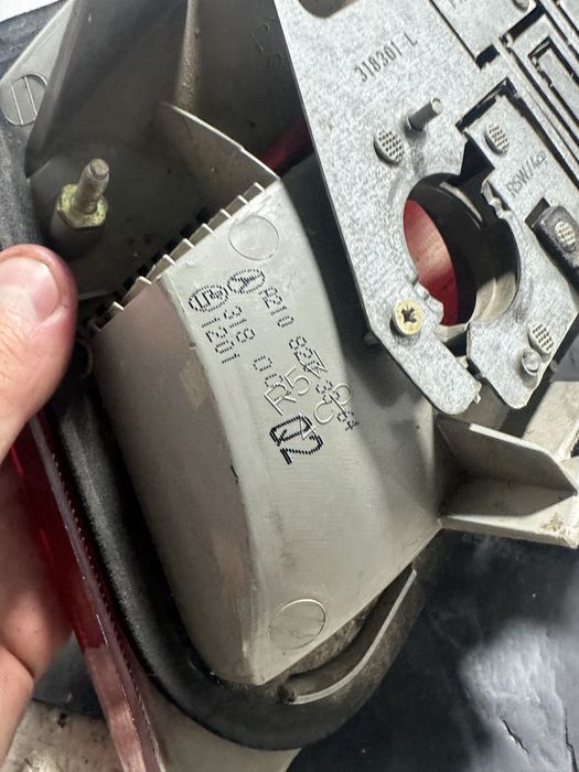 Stop aripa stanga spate Mercedes E-Class W210 E220 E200 E270