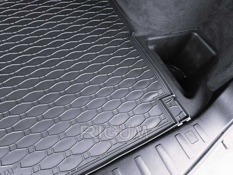 Гумени стелки или багажник BMW X3 E83 БМВ Х3 от 2003 до 2011г.