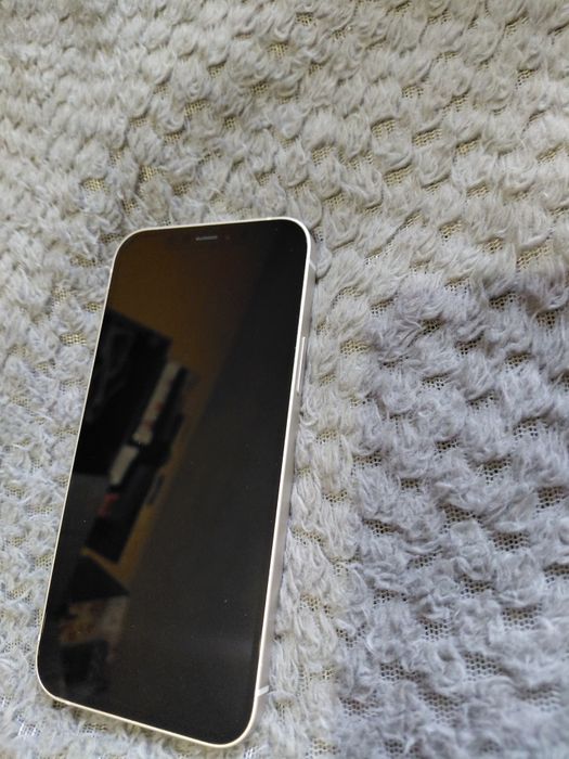 Iphone 12 64gb в перфектно състояние