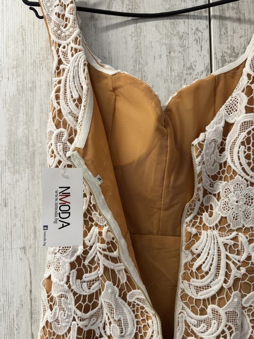 Официална миди рокля в бяло