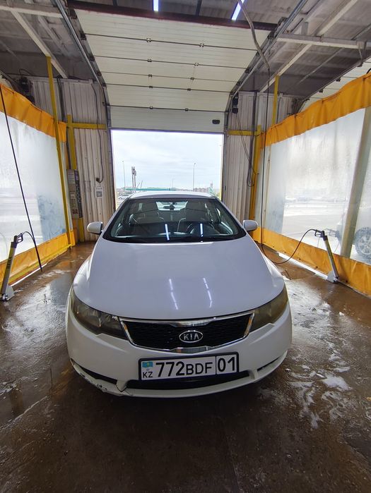 Продам kia cerato 2011