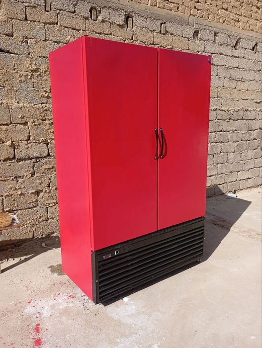 Холодильник, большой