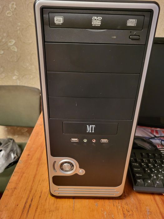 Компьютер  в комплекте