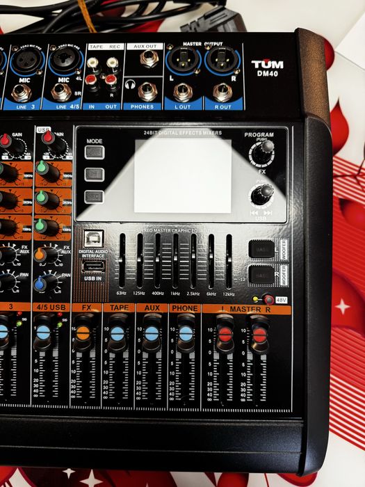 Mixer audio profesional TUM DM40 – 4 canale + USB, efecte digitale