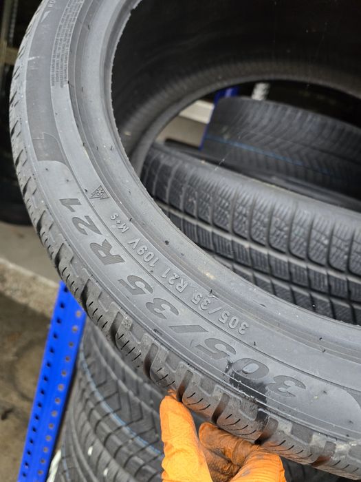 Set 305.35.21 pirelli m+s
