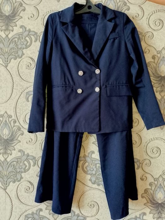 Продается школьная форма двойка