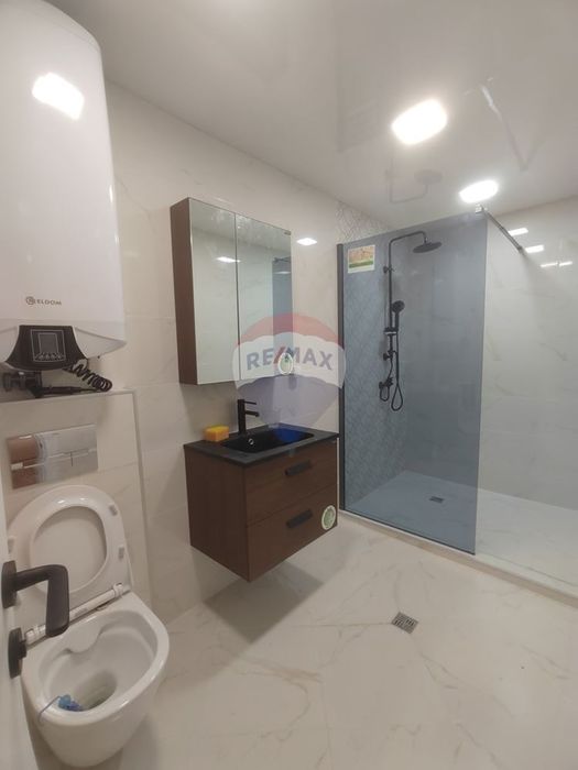 Дава се под наем Тристаен апартамент в Варна, Изгрев - 100 кв.м за 510 € - Снимка #7