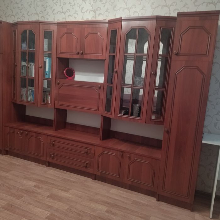 Продам стенку. В Хорошем состоянии.