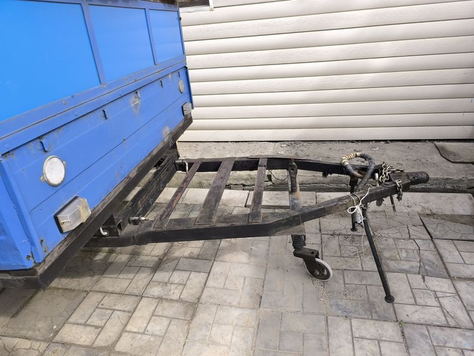 Продам автомобильный прицеп усиленный.