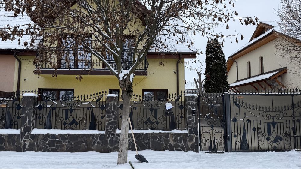 Inchiriez casa particulara zona Budai,singur in curte