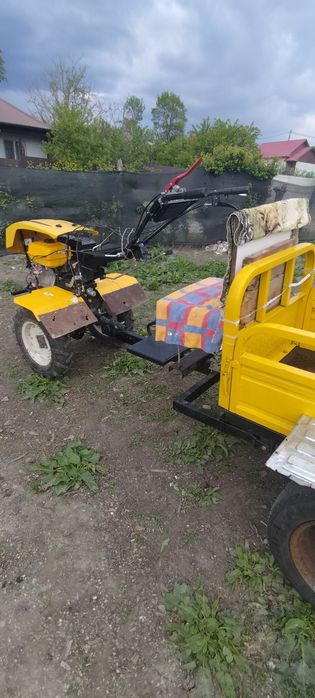 Vând/Schimb Motocultor 16 cp cu remorca și accesorii nu trimit in tara