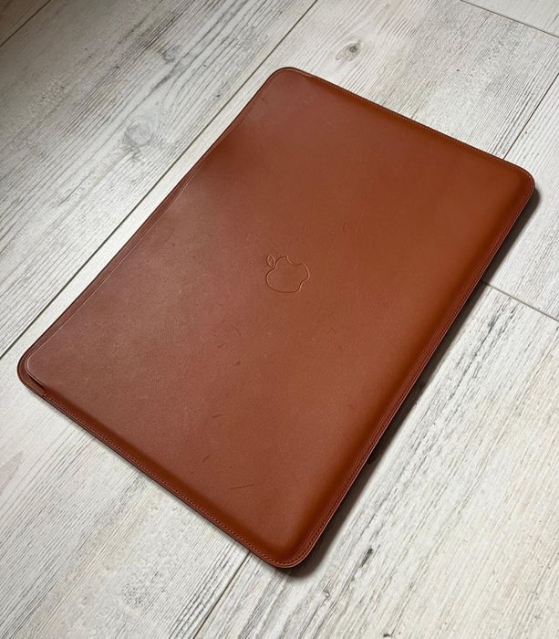 Husă originală Apple pentru MacBook Pro 15 2019