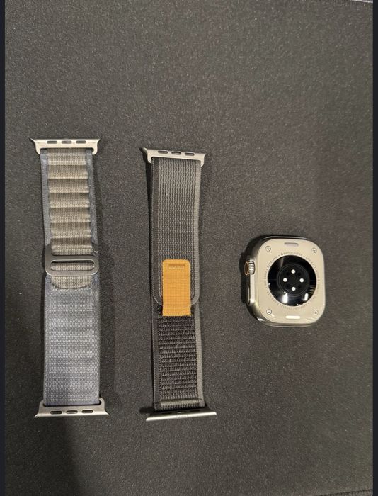 Apple watch ultra 2 - 49 mm Natural Titanium + Trail loop negru