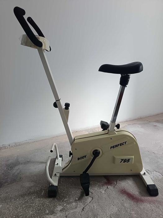 Bicicletă Fitness în stare impecabilă. Preț 199 Ron.