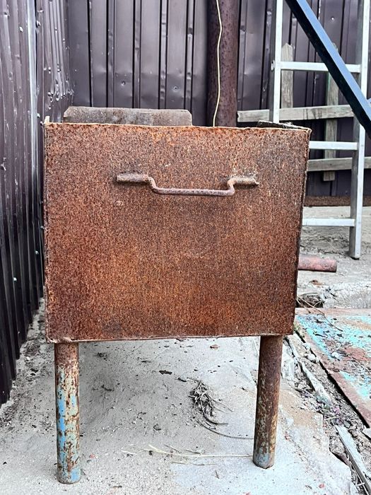 Мангал на ножках