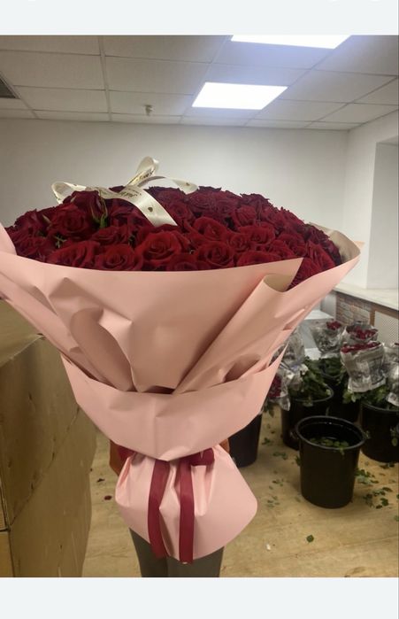 Розы букеты цветы на 8 март