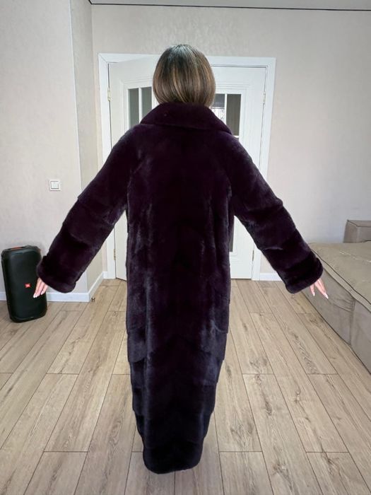Норковая шуба в красивом цвете