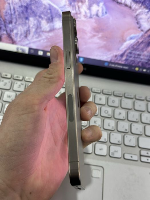 iPhone 15 Pro Max. Sim заблок