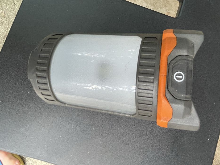 Lanterna Cu Led Ridgid 18V AEG model R8691 impecabile doua functii ,Lumina de veghe