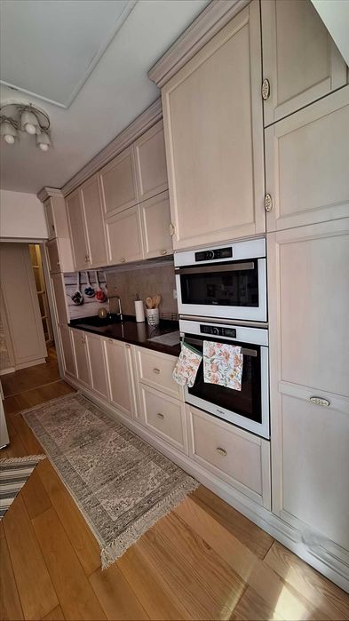 [VÂND] Apartament 3 Camere Premium | Etaj 3 | Mobilat la Comandă + Loc Parcare Supravegheat – Plopeni Central