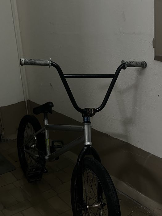 Продам бмх срочно