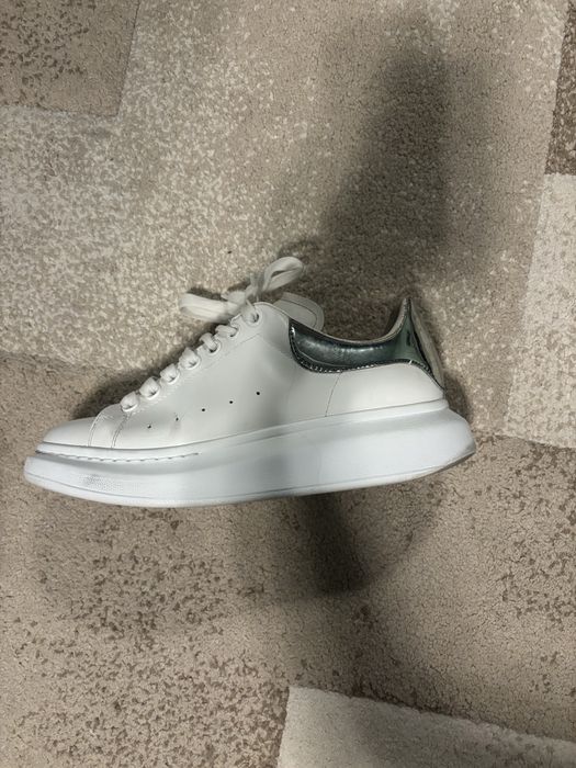 Alexander McQueen 40