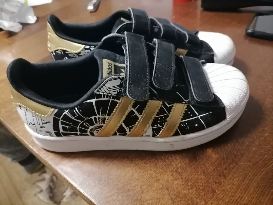 Кецове,  маратонки Adidas, star wars 33номер
