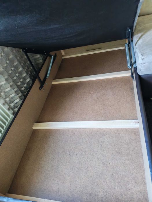 Разтегателен диван с ракла