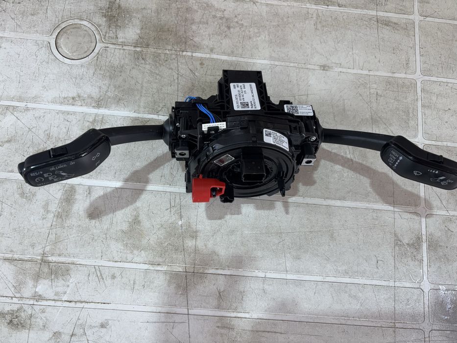 spira volan vw golf 8