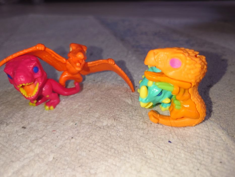 Продам динозавры Киндер Джой