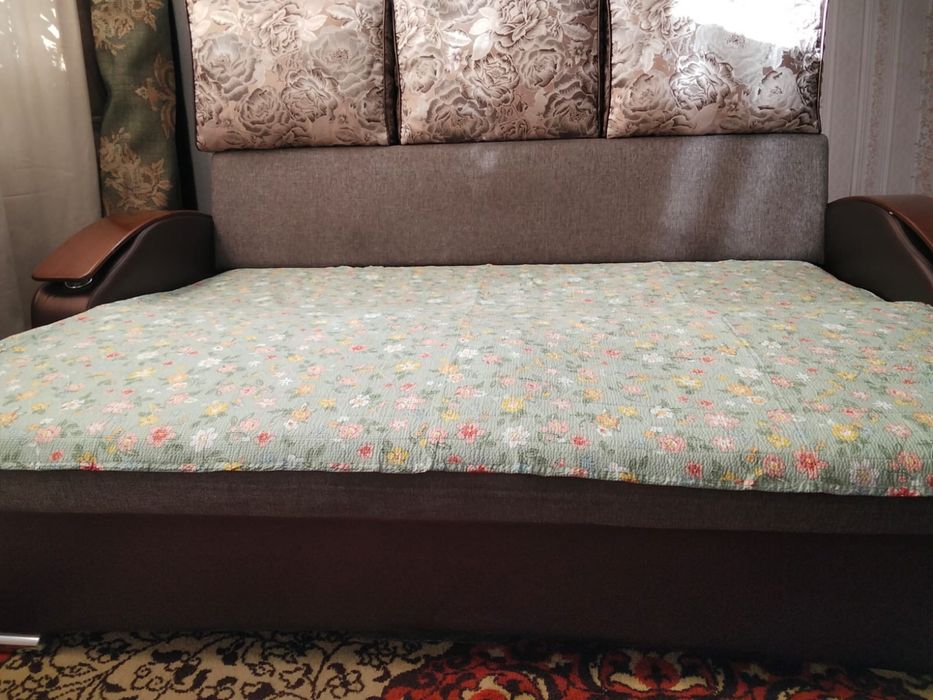 Продается раздвижной диван