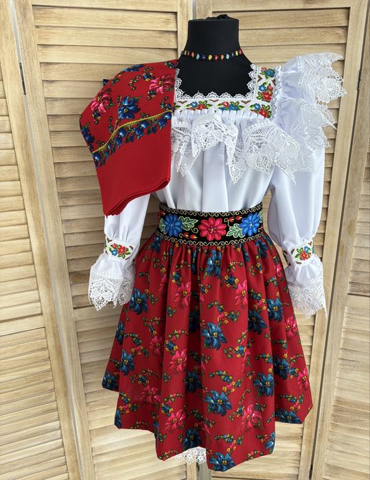 Costum popular din Maramures pentru femei compley