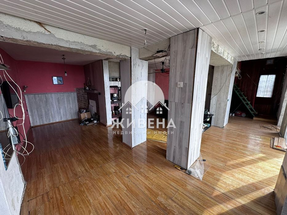 Продава къща в м-т Акчелар