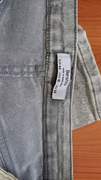 Дамски дънки Bershka 42