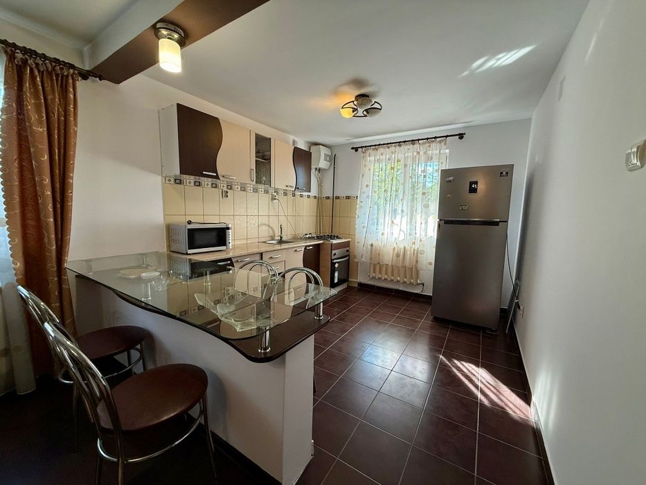Casa de vanzare, Botosani, zona industriala, toate utilitatile, beci