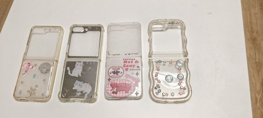 Чехлы на Galaxy Z Flip 5