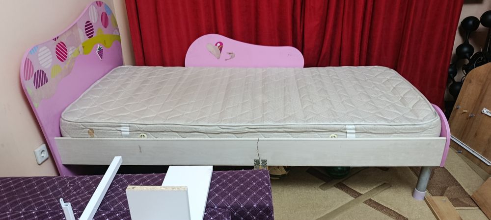 Продам кровать с матрасом