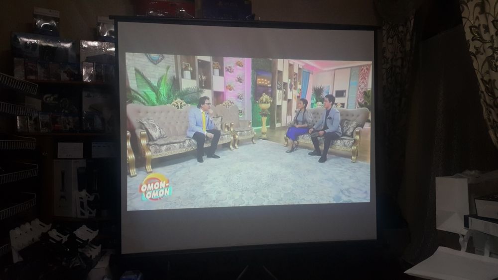 Firminniy EPSON { Проектор } Proektor. 100% ORIGINAL.