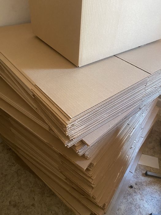 Продам коробки  картонные