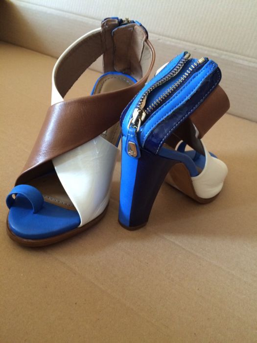 Sandale Zara 36 piele naturala noi