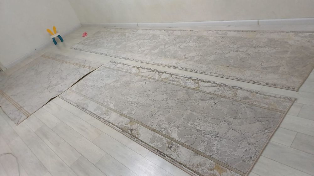 Коврики б.у 4 штуки