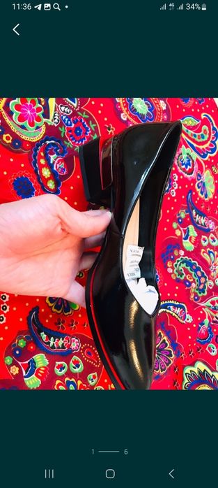 Чёрные лакированные туфли