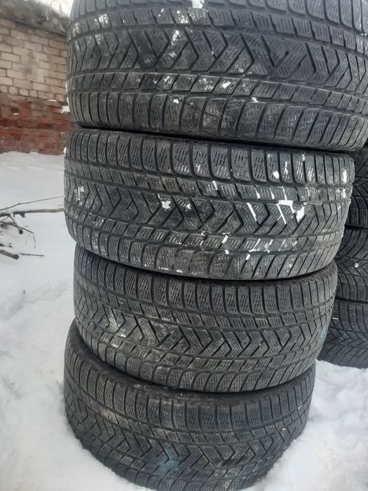 Продам шины 285/40/21  пирелли