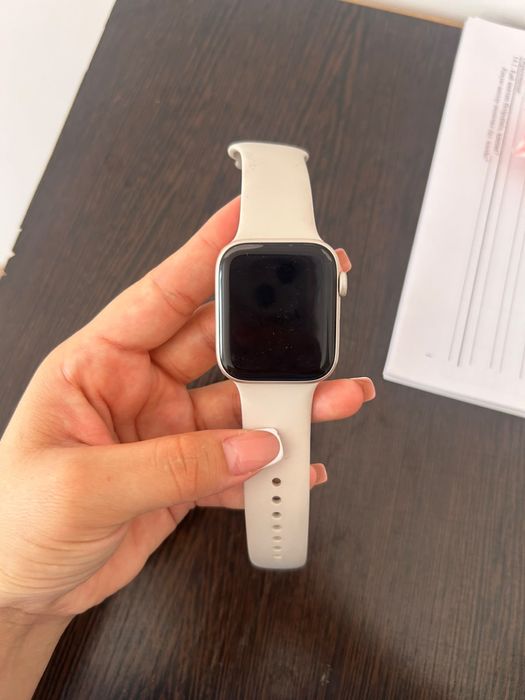 Apple Watch SE 2 (2022/2023) 44 мм Starlight, идеал