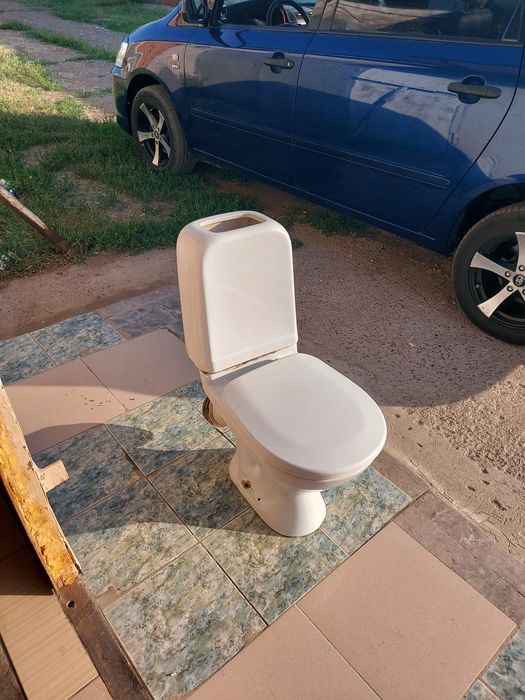 Продам хороший унитаз