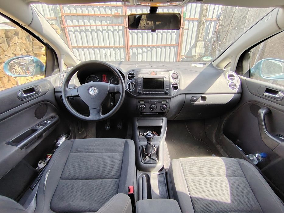 Vând Volkswagen golf 5 plus  1.6 tfsi benzina an 2005