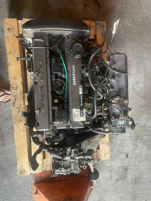 Mitsubishi Outlander 2.0i / Мицубиши Аутлендър 2004 година на части